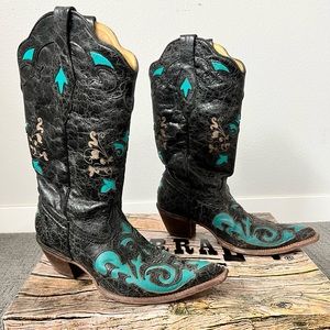 Corral boots